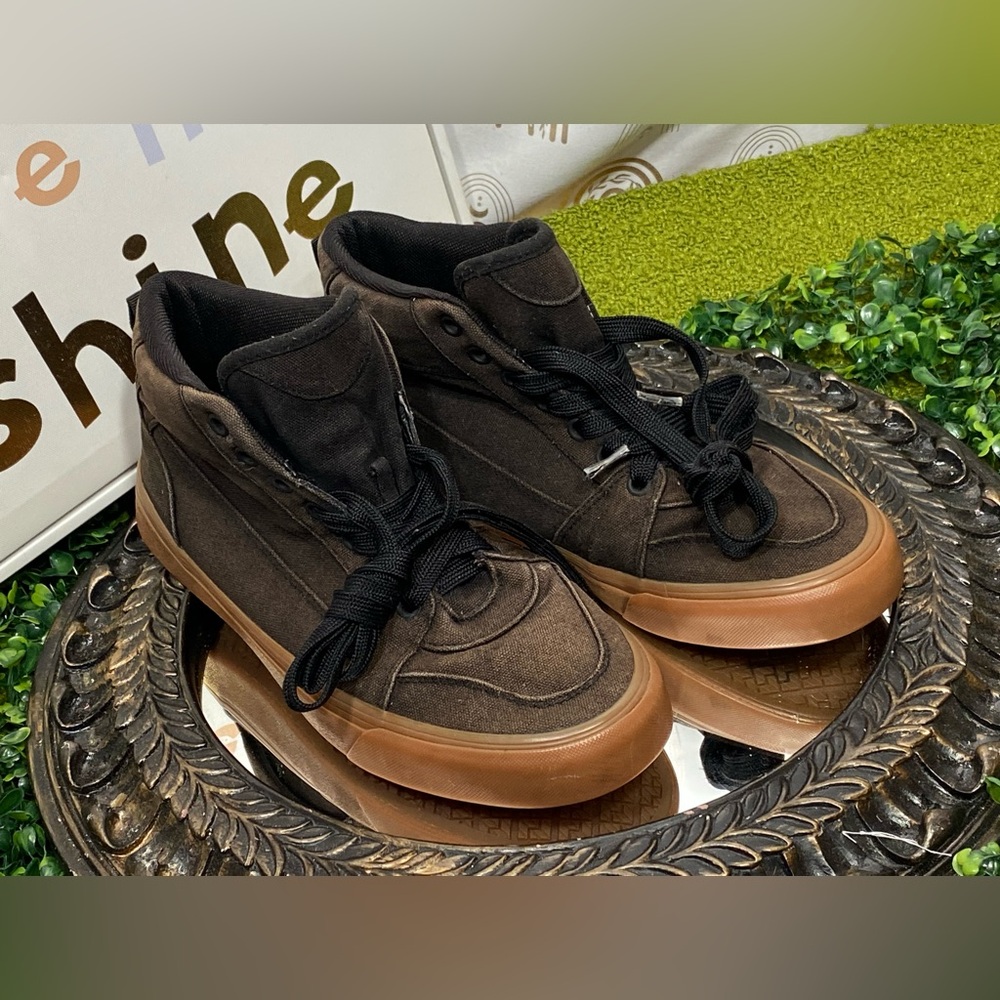 No Boundaries Men's Black and Brown High-Top Sneakers